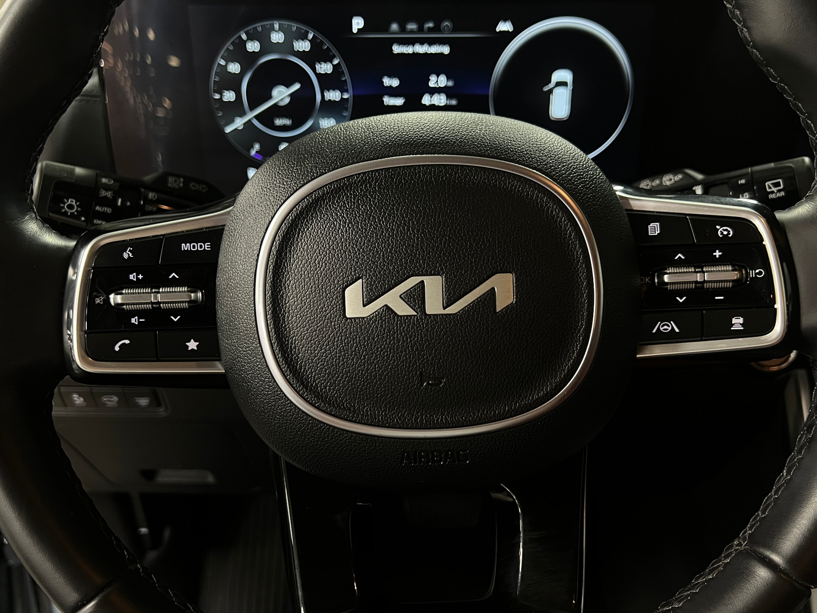 Thumbnail: 2023 Kia Carnival - 4