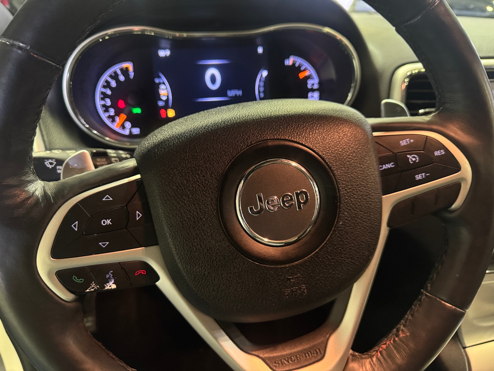 Thumbnail: 2015 Jeep Grand Cherokee - 5