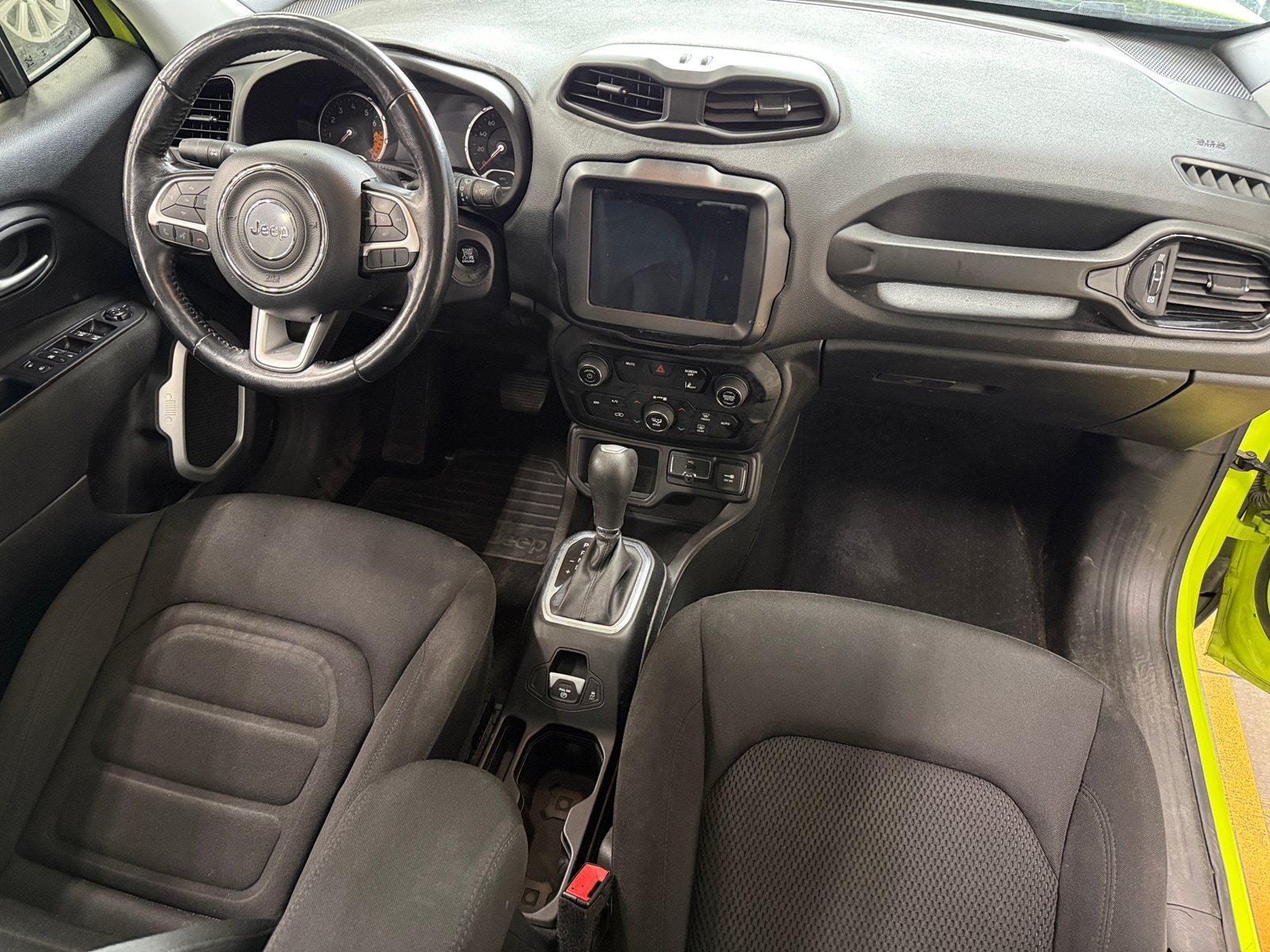 Thumbnail: 2018 Jeep Renegade - 3