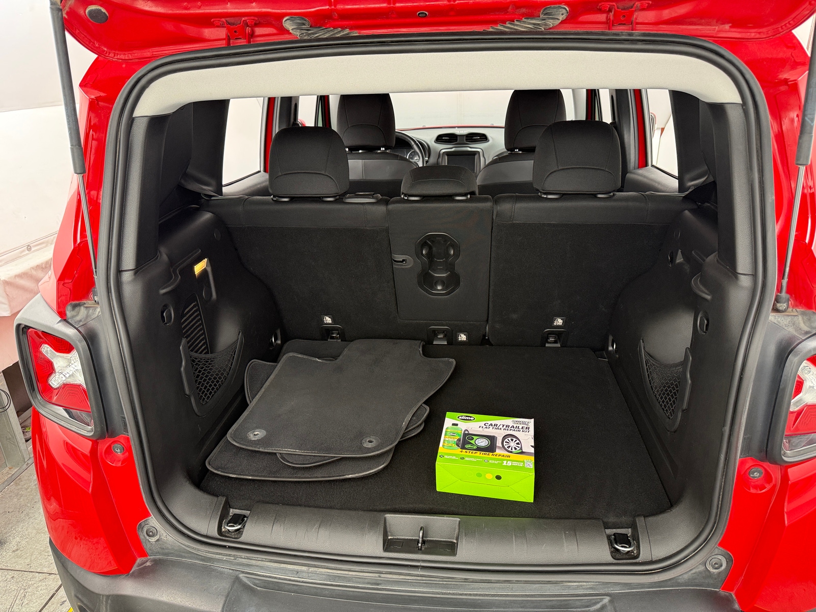 Thumbnail: 2019 Jeep Renegade - 7