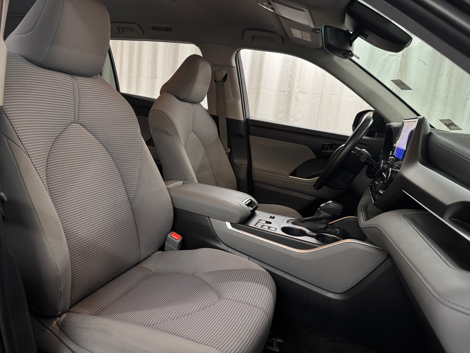 Thumbnail: 2023 Toyota Highlander - 2