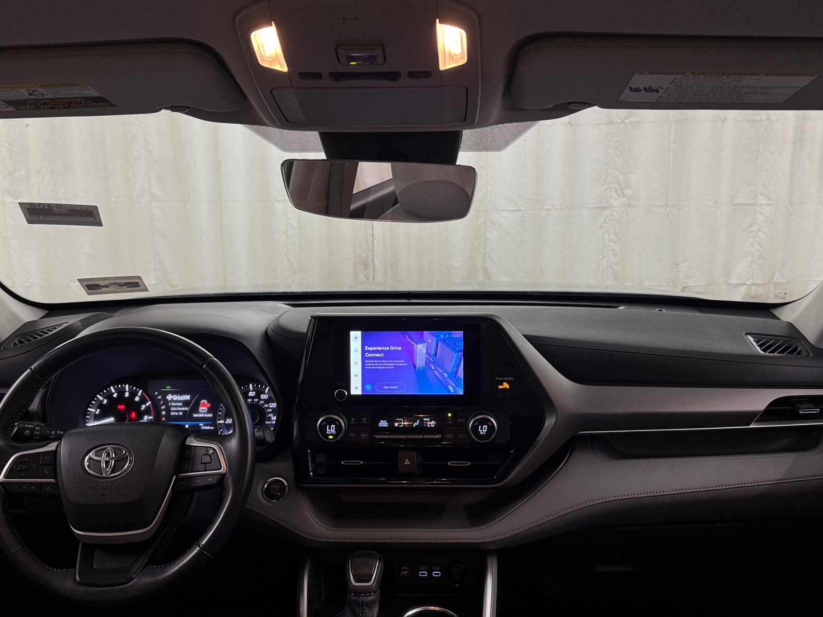 Thumbnail: 2023 Toyota Highlander - 3