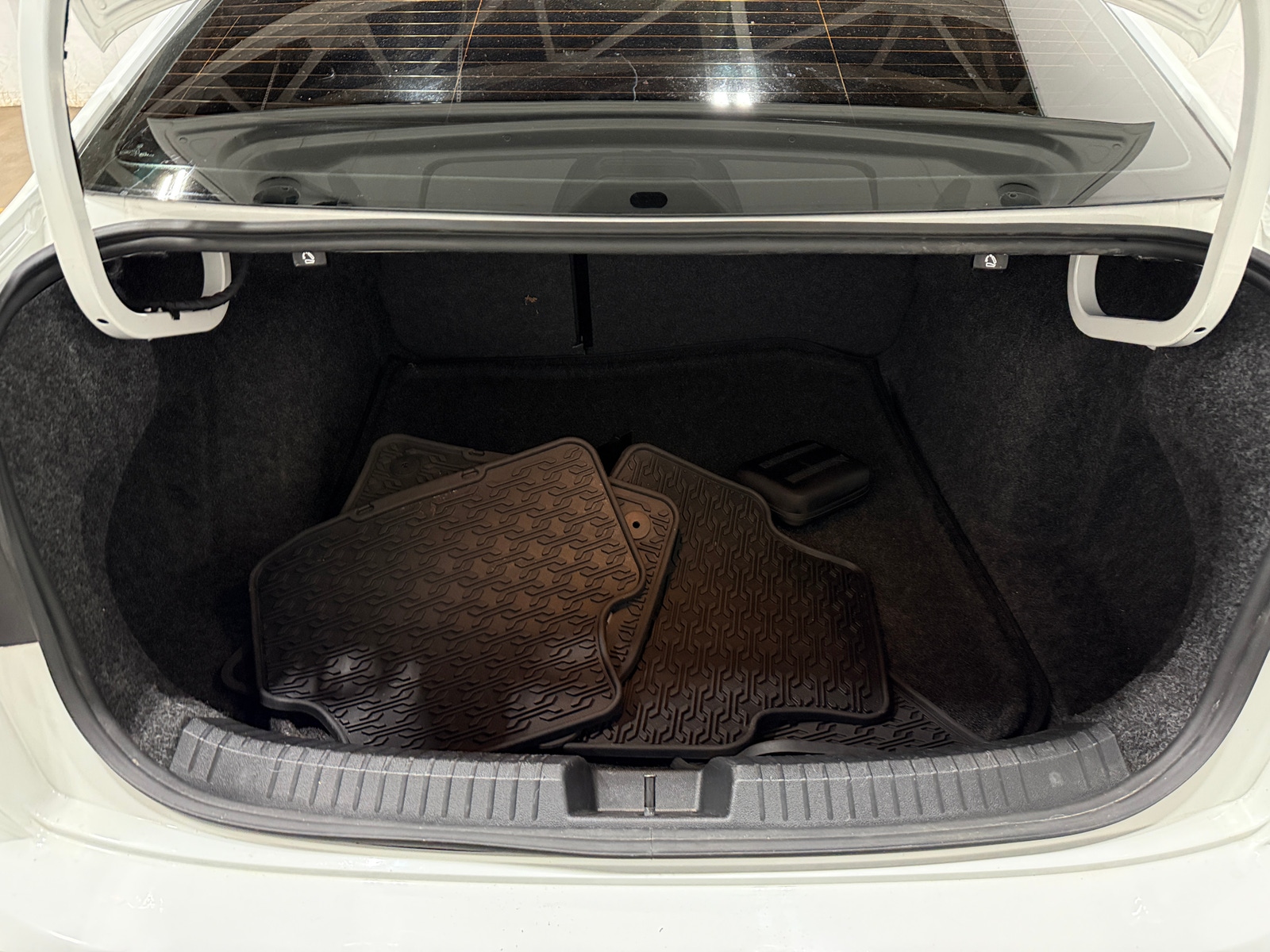 Thumbnail: 2021 Volkswagen Jetta - 6