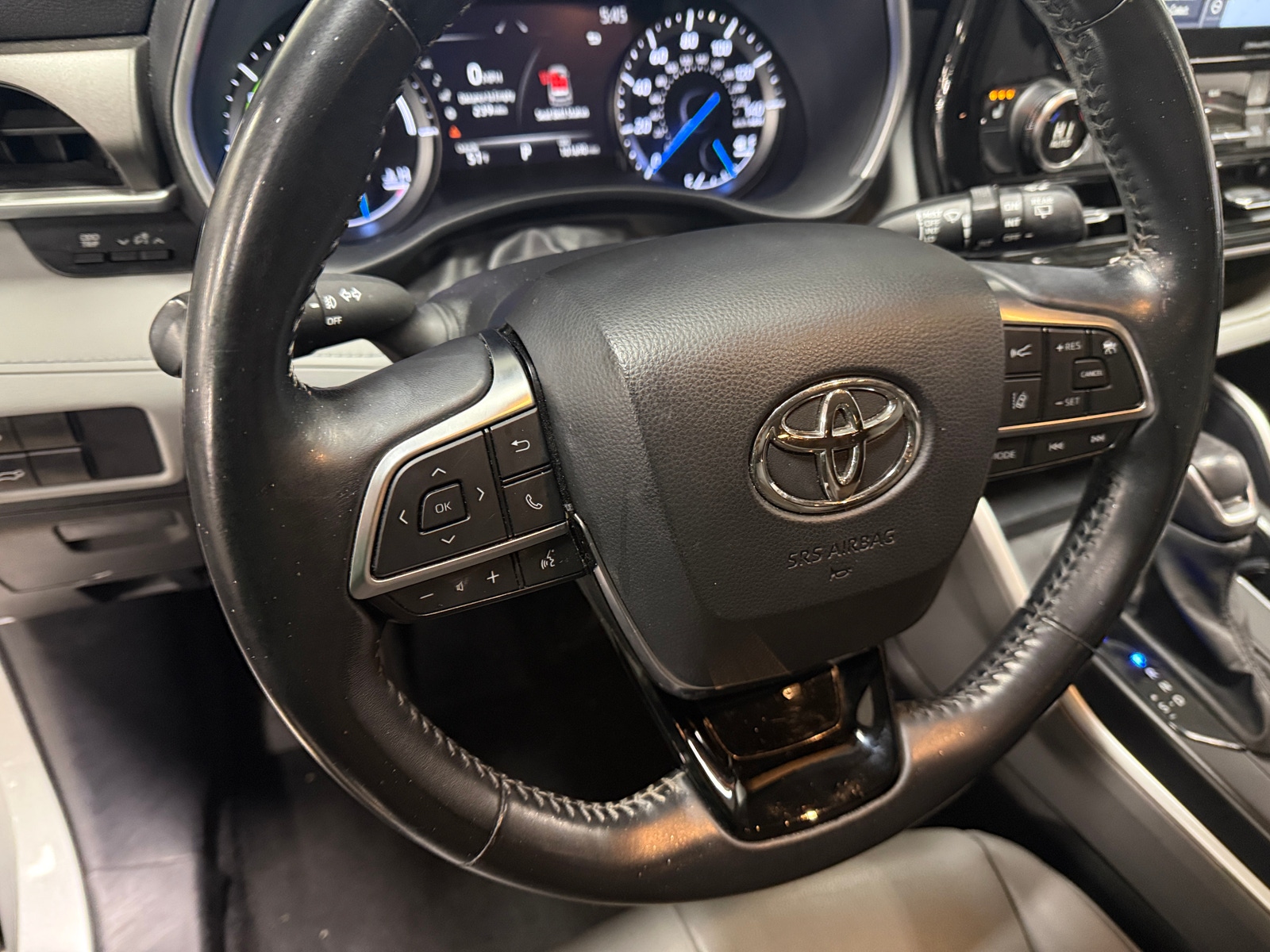 Thumbnail: 2021 Toyota Highlander - 5