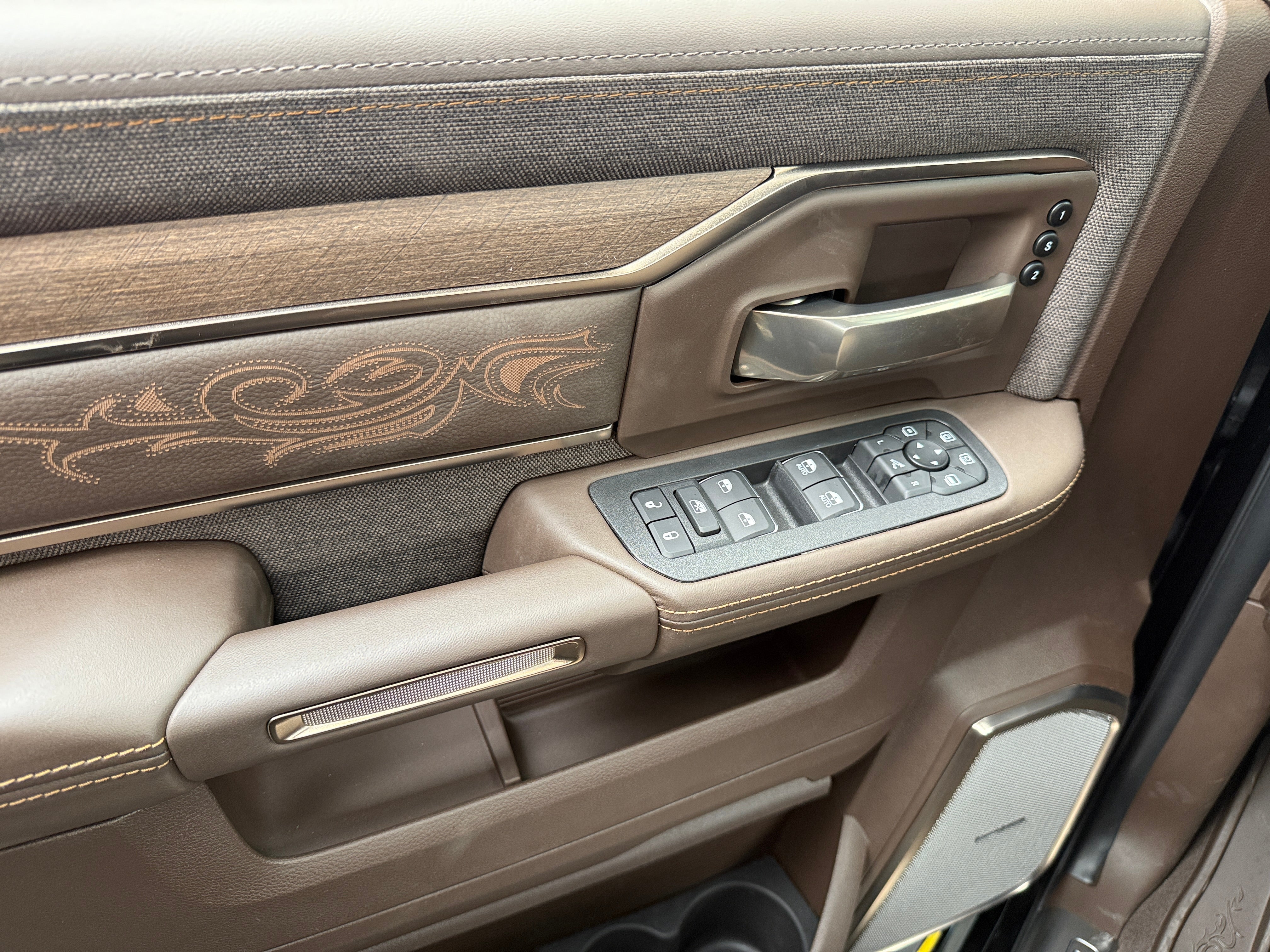 2026 RAM 2500 Limited - Photo 11