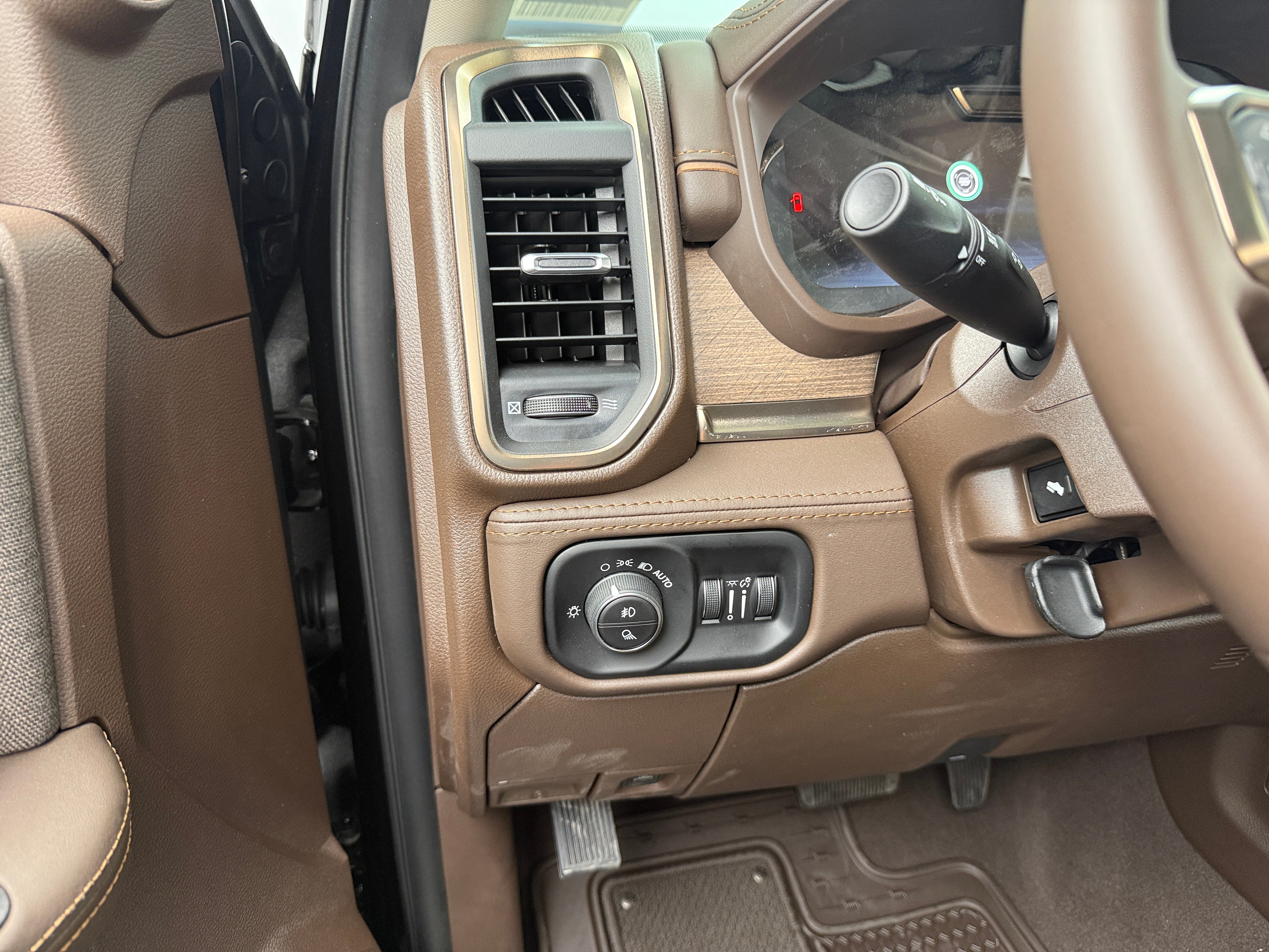 2026 RAM 2500 Limited - Photo 4