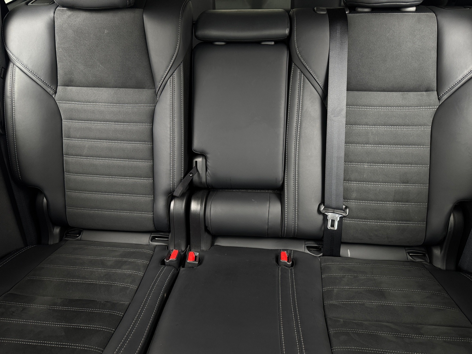 Thumbnail: 2025 Mitsubishi Outlander - 5