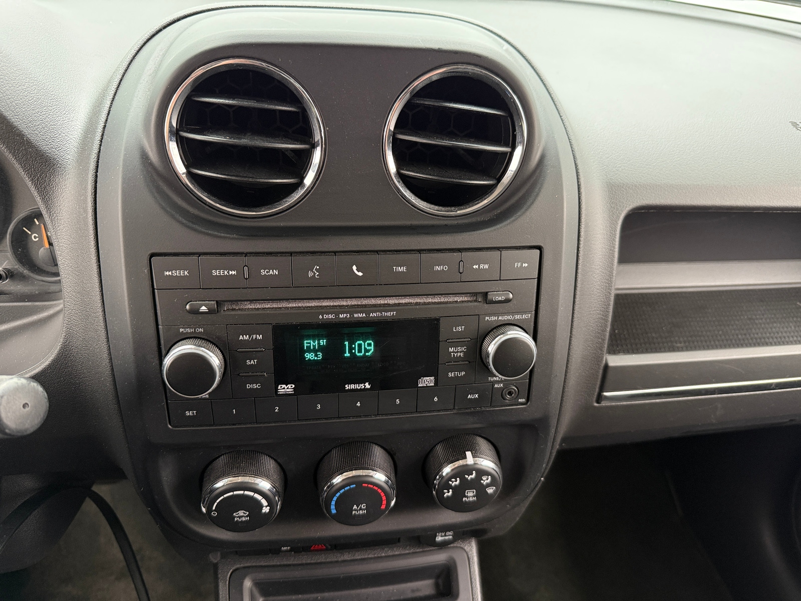 Thumbnail: 2016 Jeep Patriot - 4