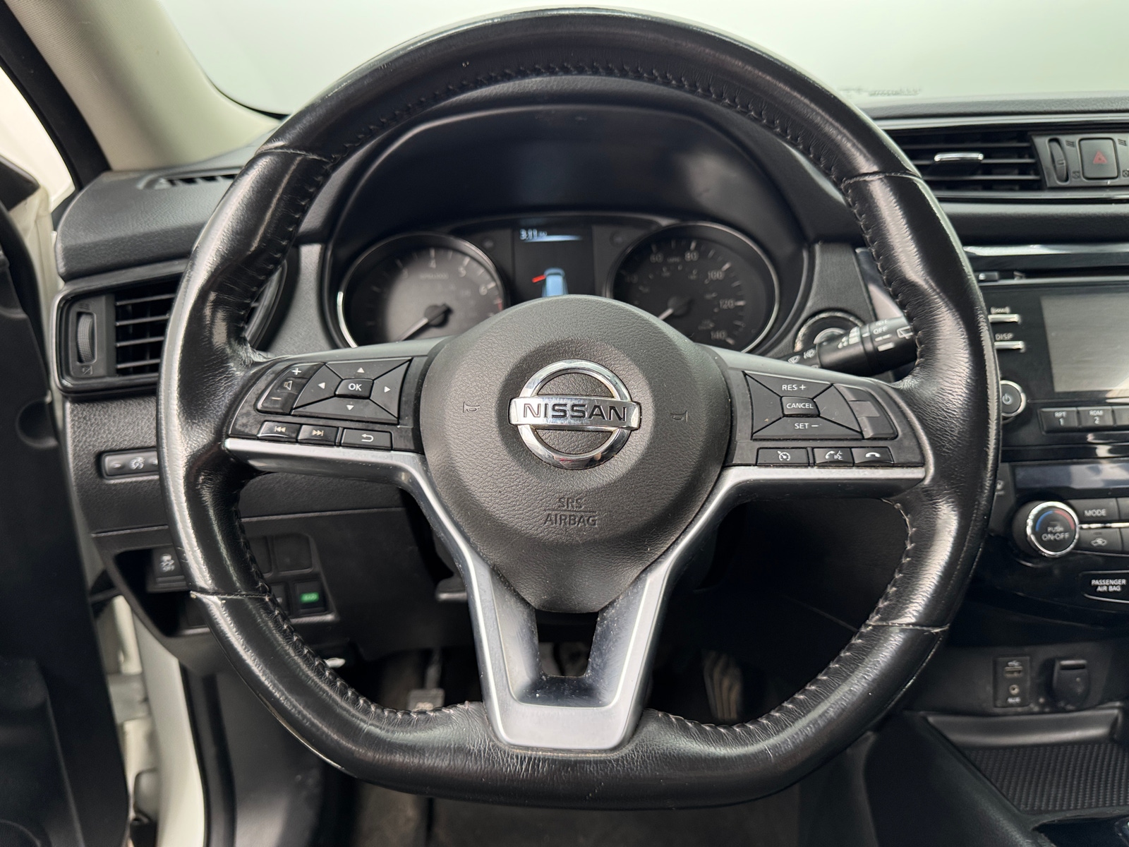 Thumbnail: 2017 Nissan Rogue - 5