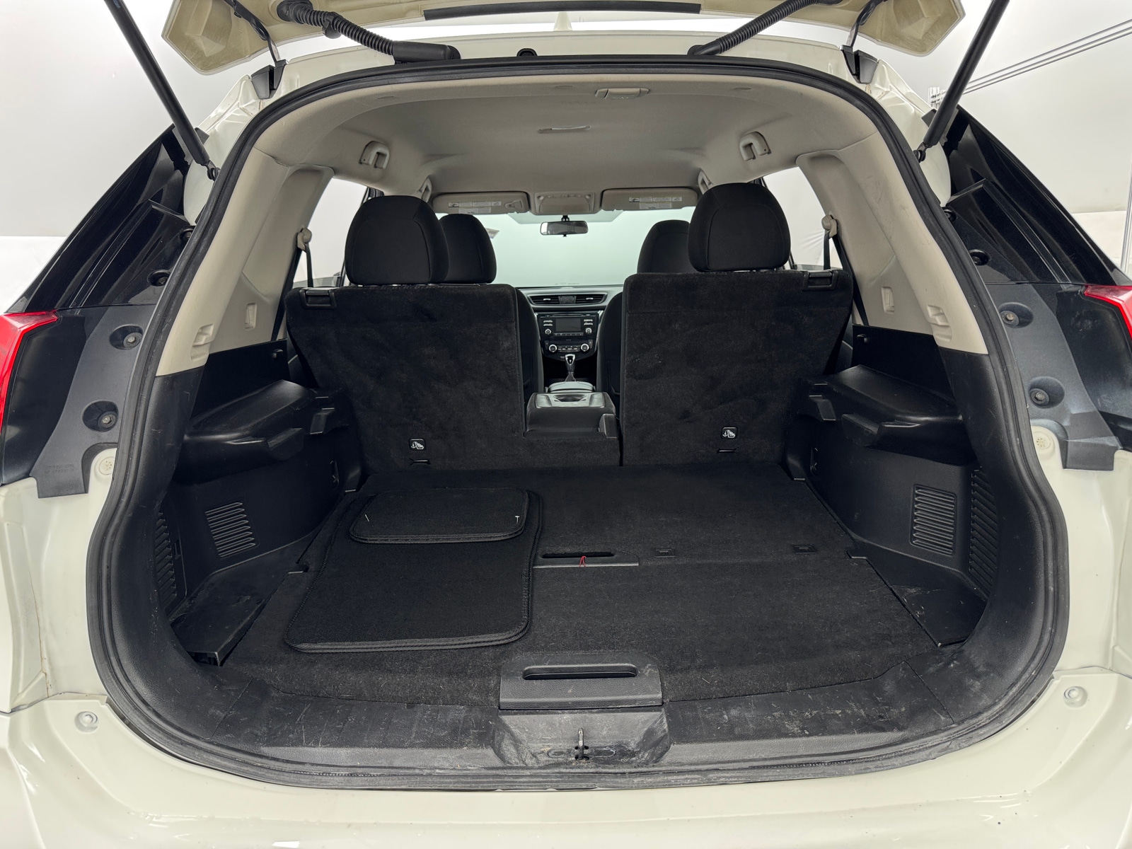 Thumbnail: 2017 Nissan Rogue - 7