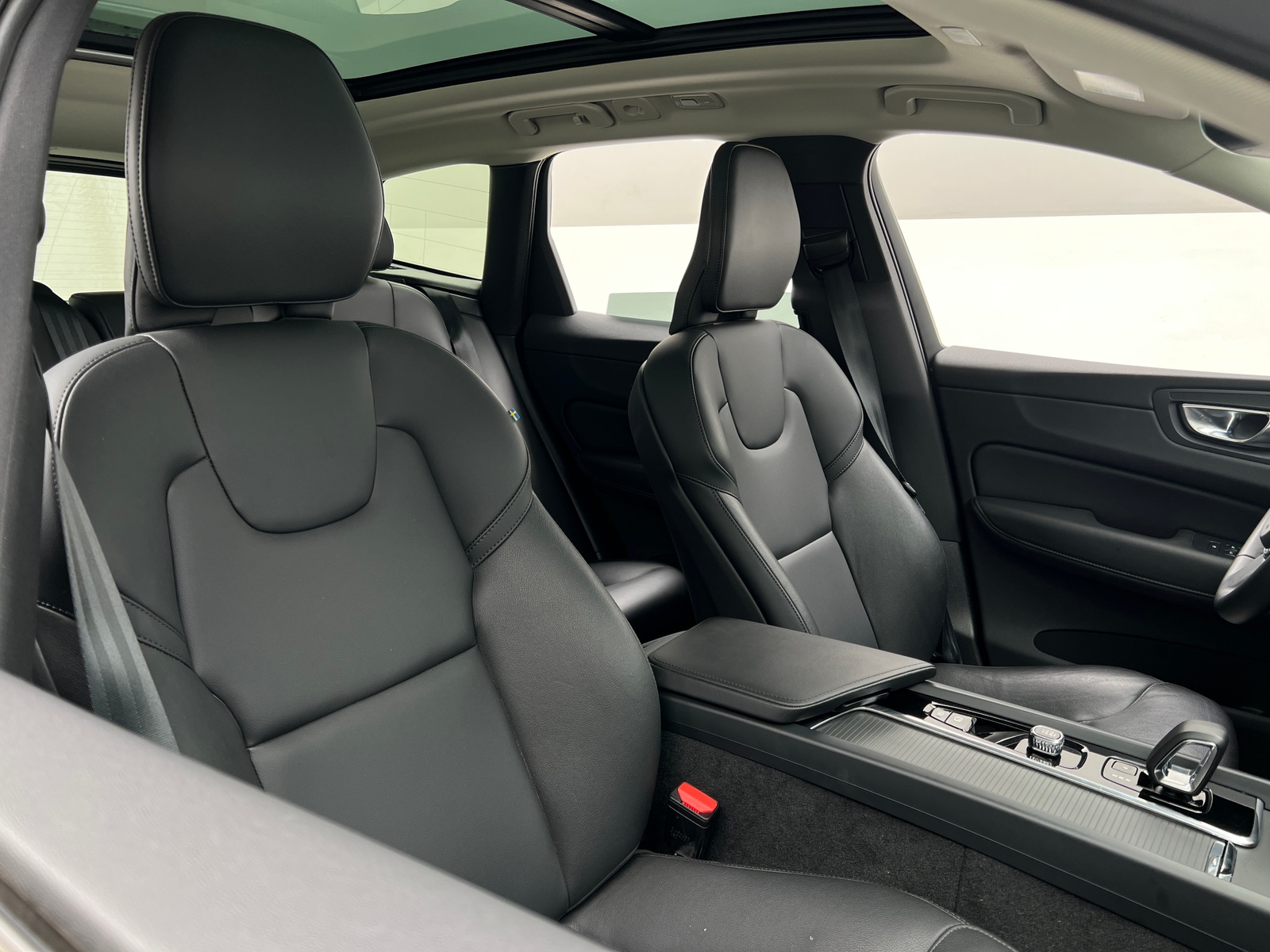 Thumbnail: 2025 Volvo XC60 - 2