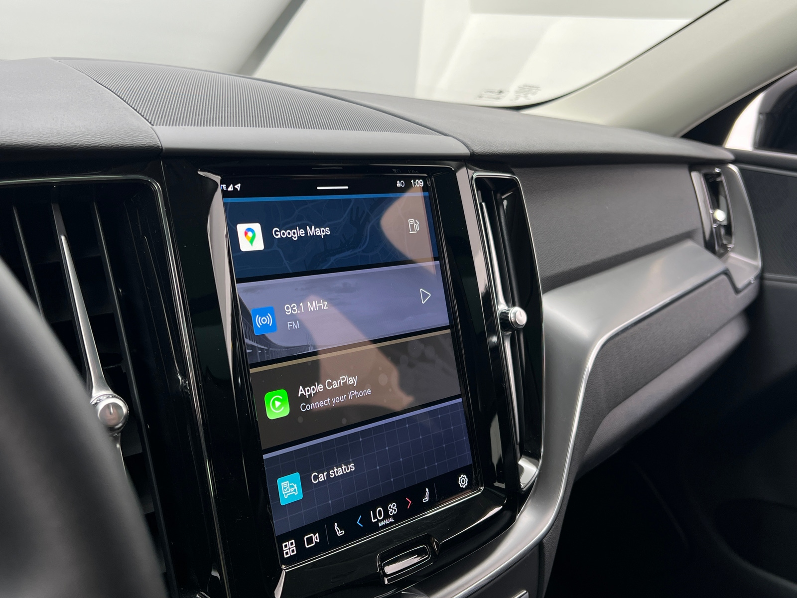 Thumbnail: 2025 Volvo XC60 - 4