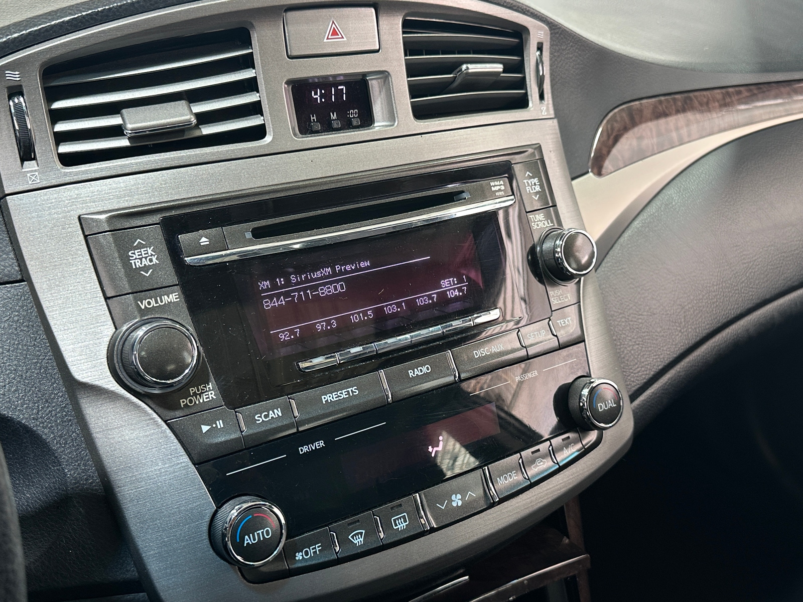 Thumbnail: 2012 Toyota Avalon - 4