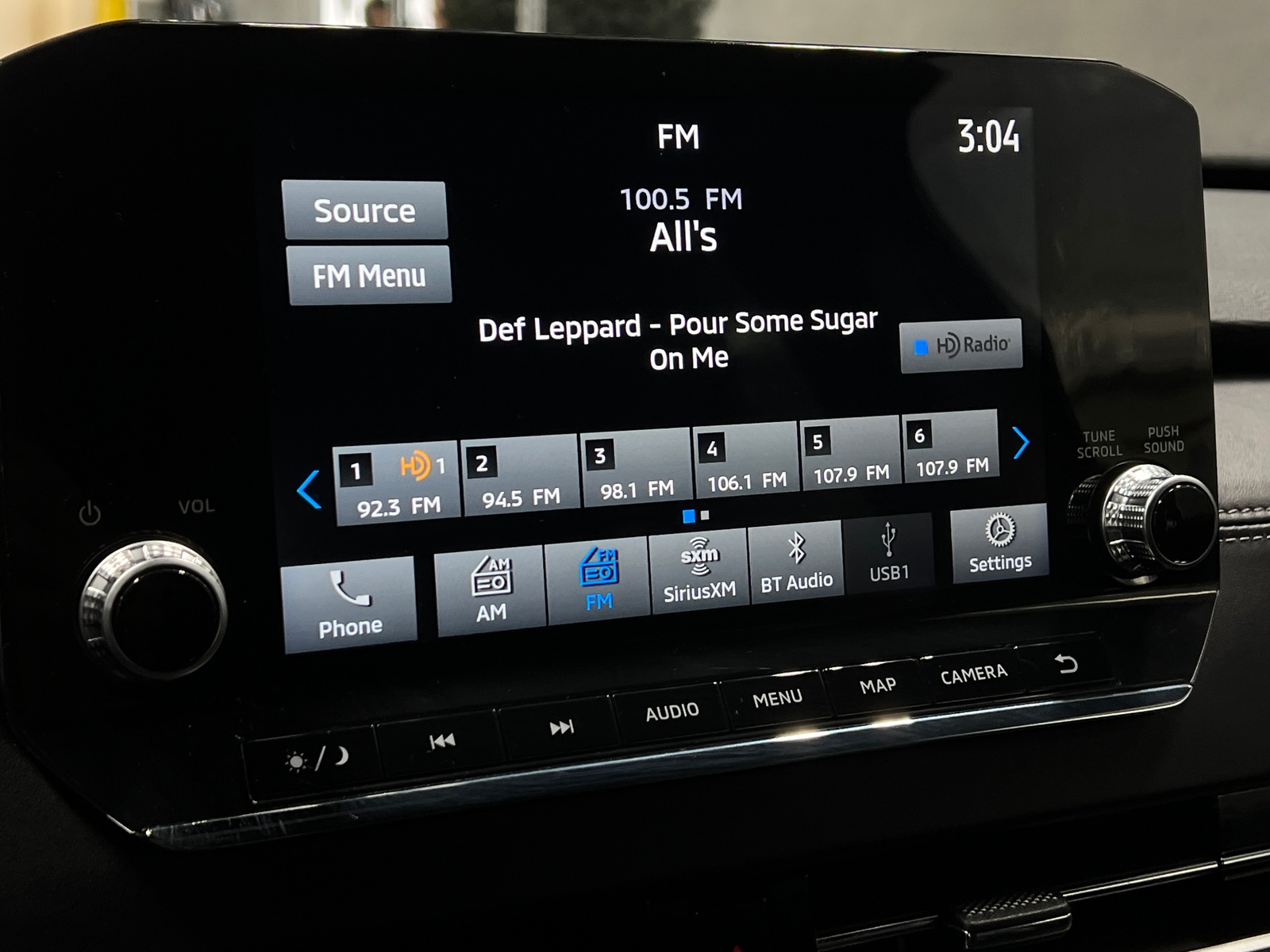 Thumbnail: 2023 Mitsubishi Outlander - 3