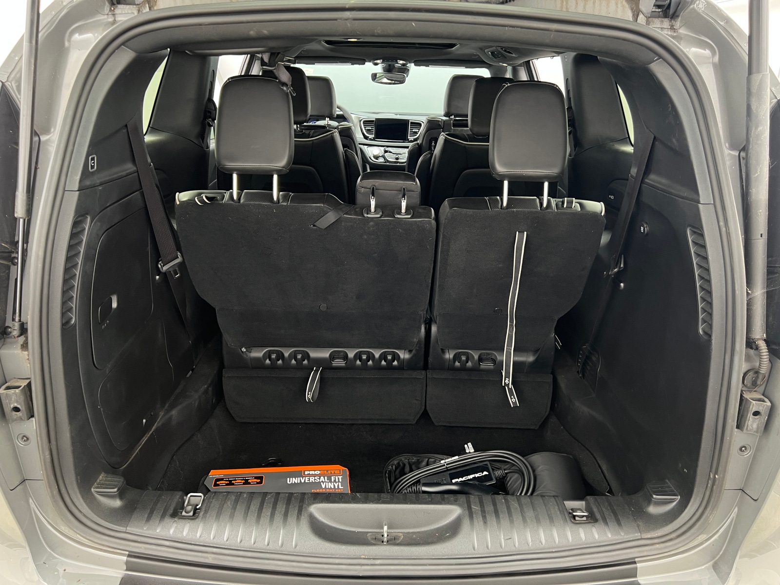 Thumbnail: 2022 Chrysler Pacifica - 6