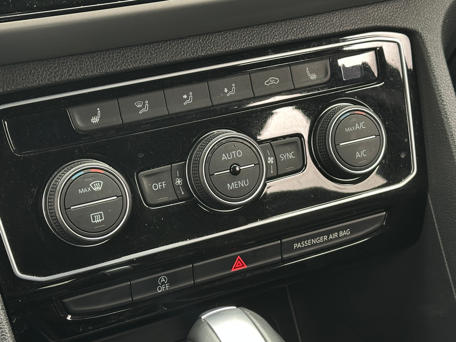 Thumbnail: 2022 Volkswagen Atlas - 3