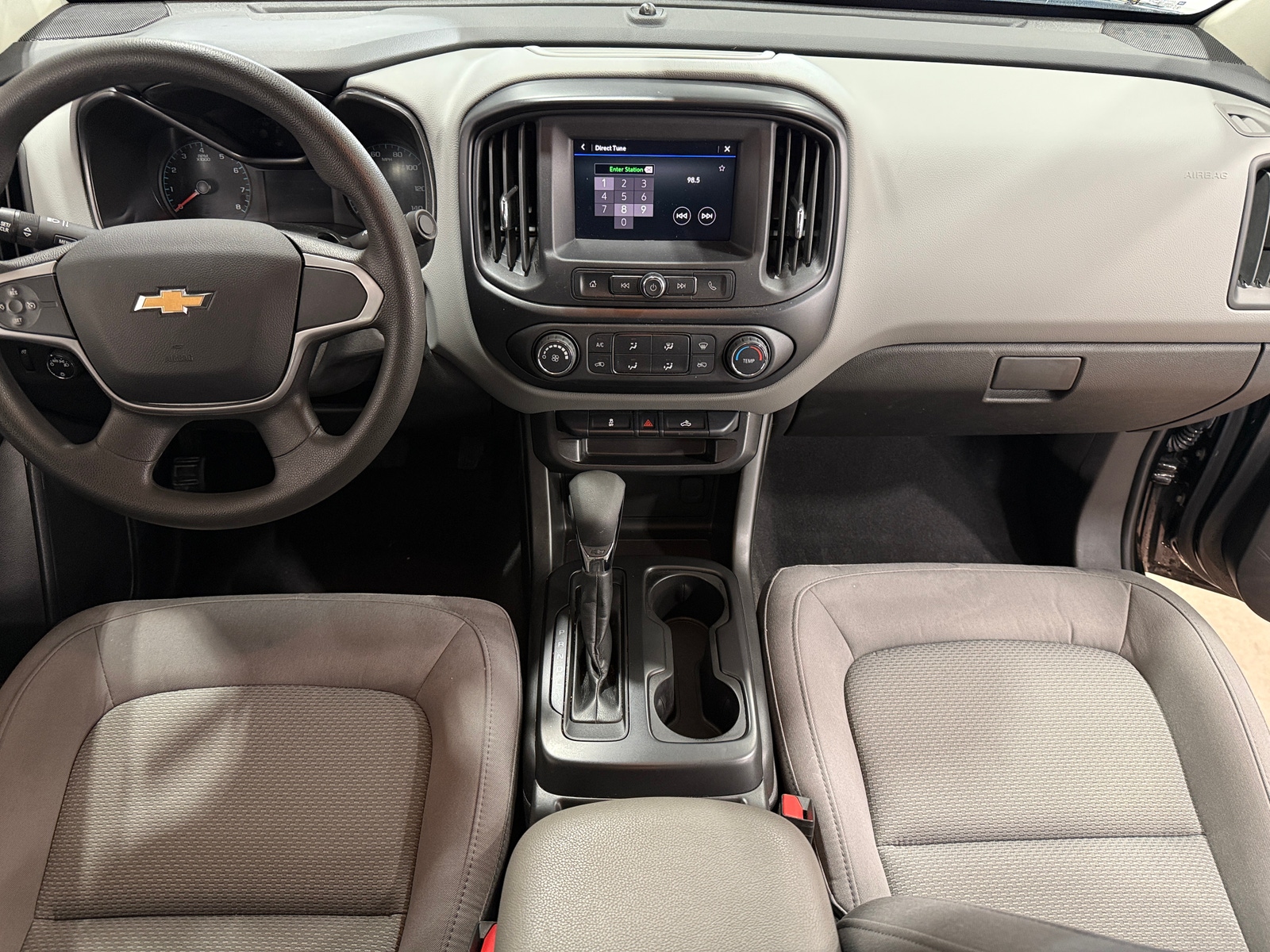 Thumbnail: 2022 Chevrolet Colorado - 3