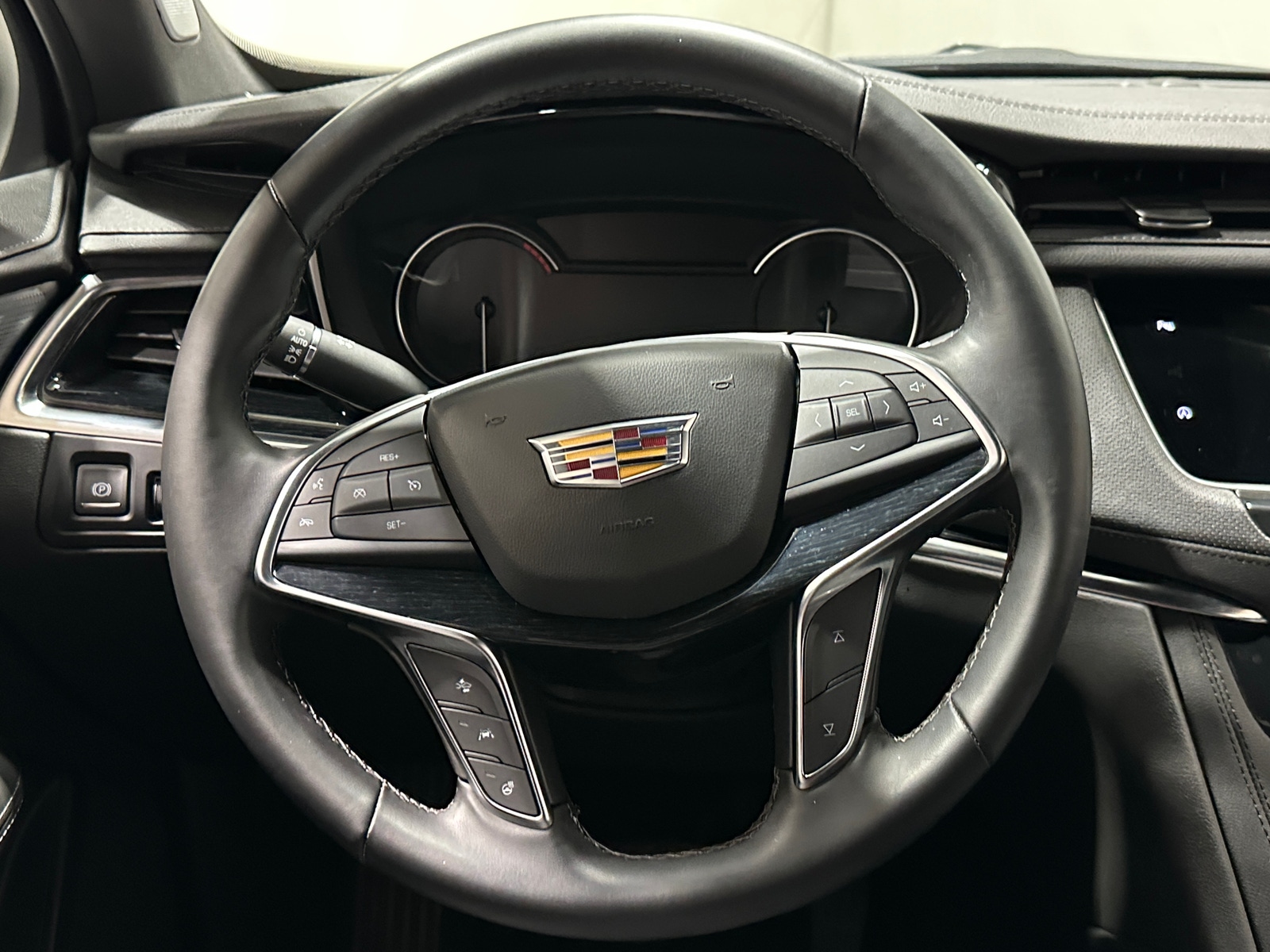 Thumbnail: 2025 Cadillac XT5 - 4