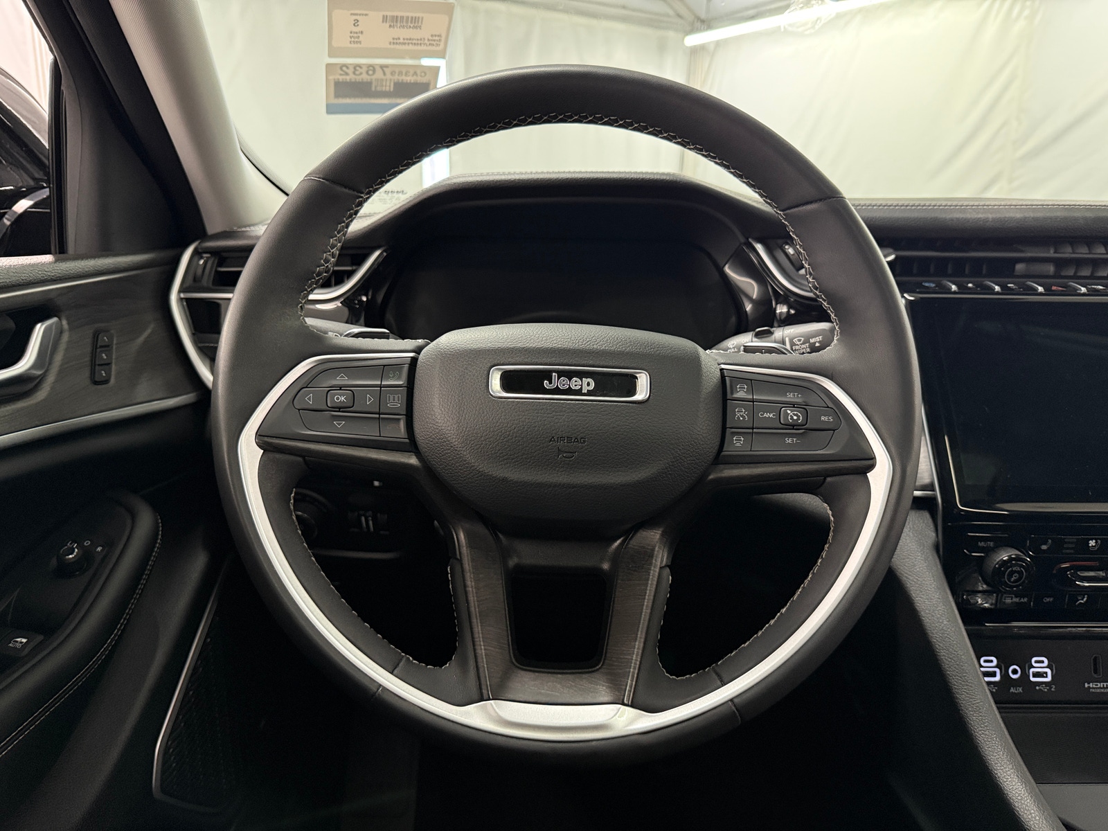 Thumbnail: 2023 Jeep Grand Cherokee - 4