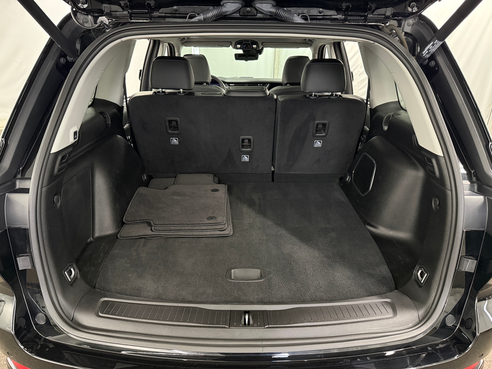 Thumbnail: 2023 Jeep Grand Cherokee - 6