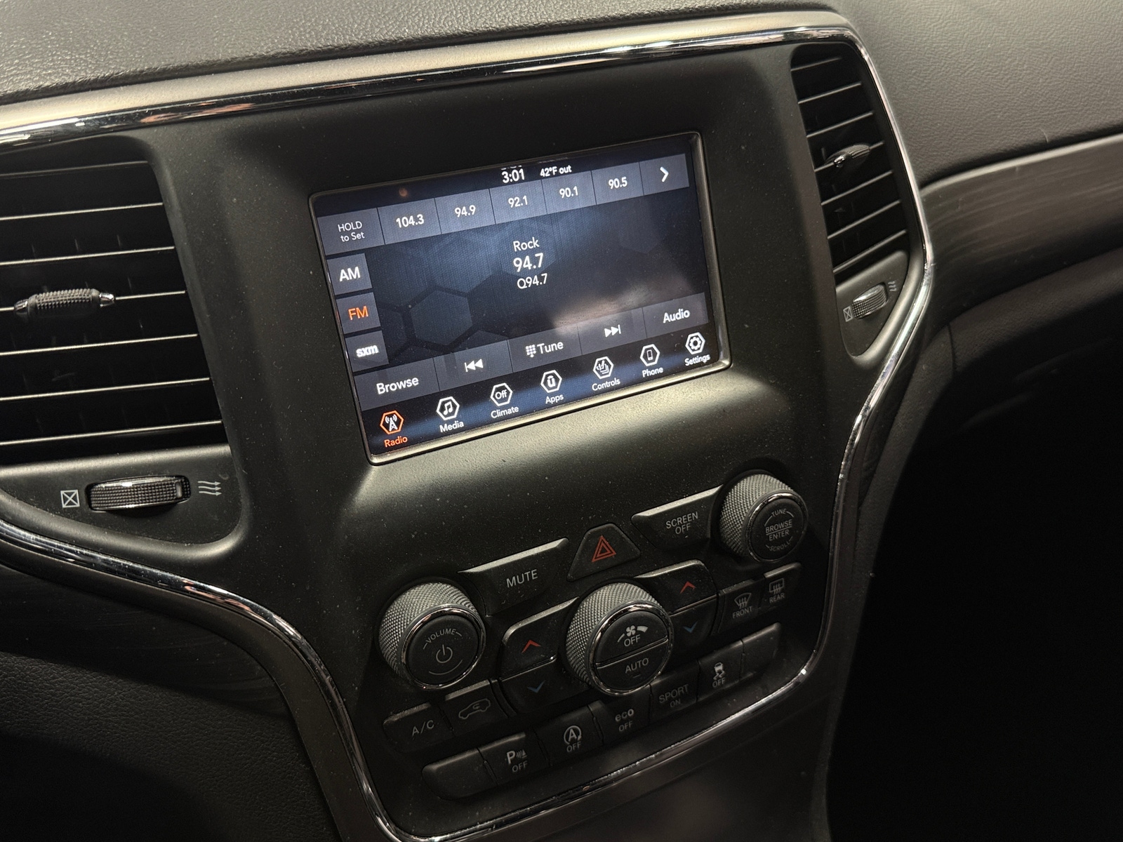 Thumbnail: 2021 Jeep Grand Cherokee - 4