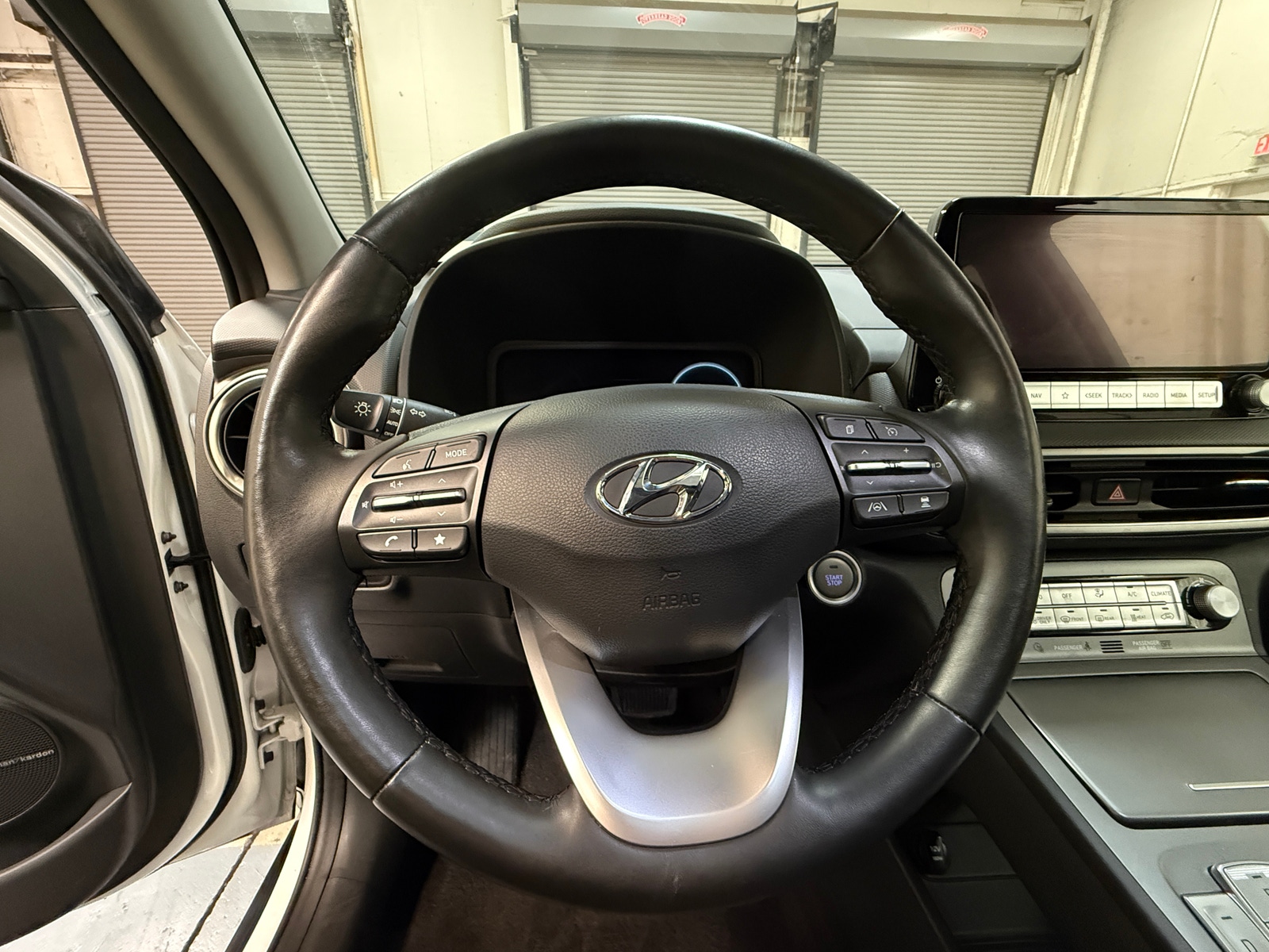 Thumbnail: 2022 Hyundai Kona - 4