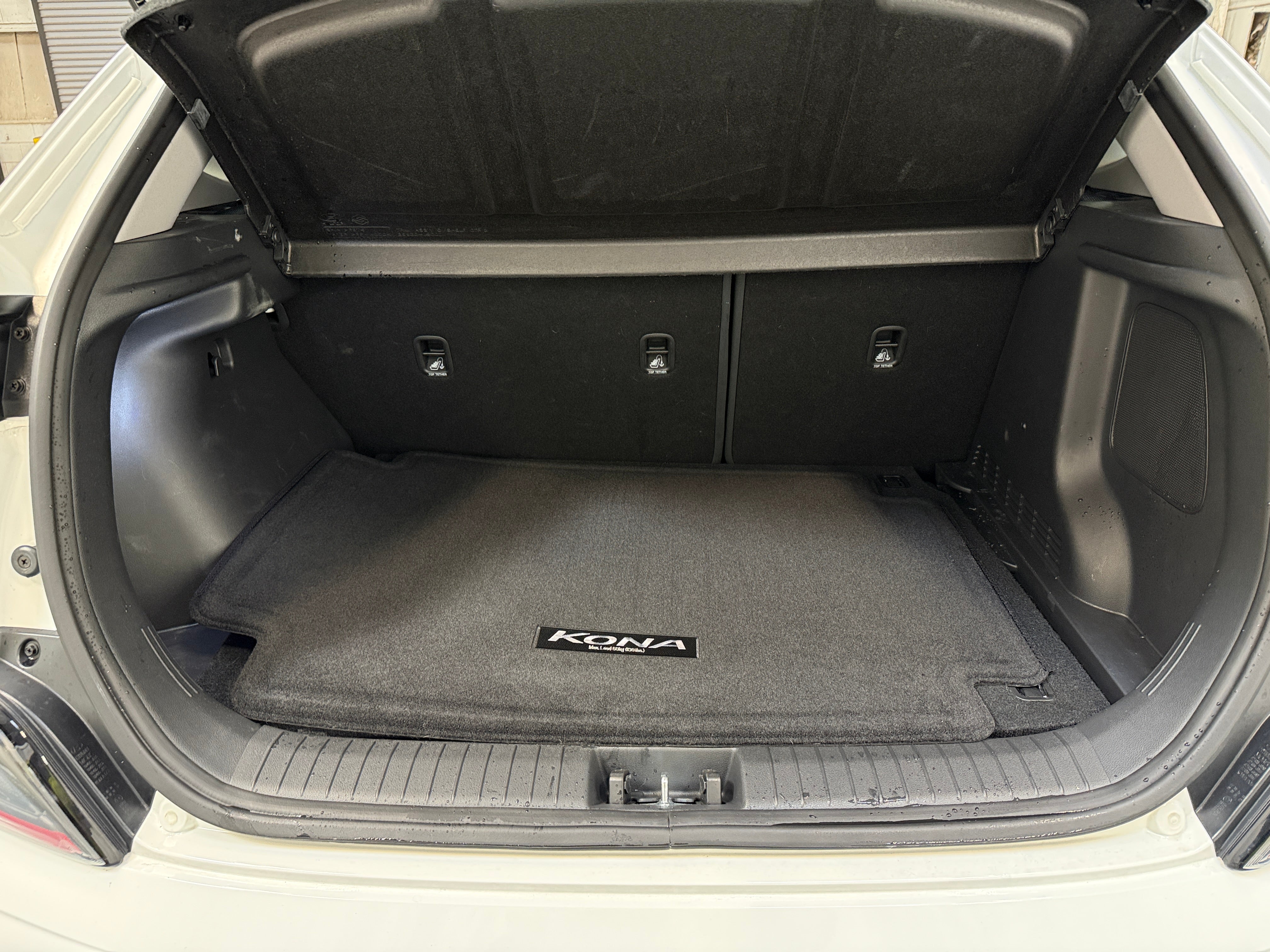 Used 2022 Hyundai Kona EV Limited with VIN KM8K53AG7NU155468 for sale in Oak Creek, WI