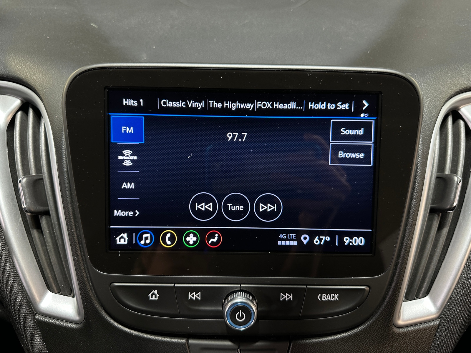 Thumbnail: 2023 Chevrolet Malibu - 4