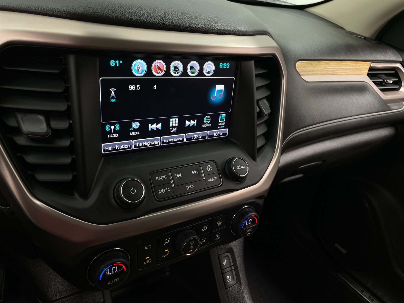 Thumbnail: 2018 GMC Acadia - 3