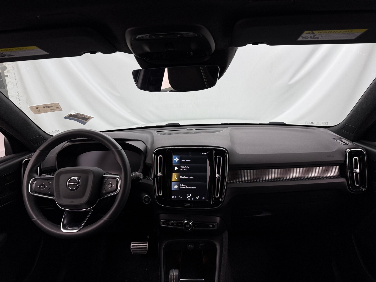 Thumbnail: 2022 Volvo XC40 - 2