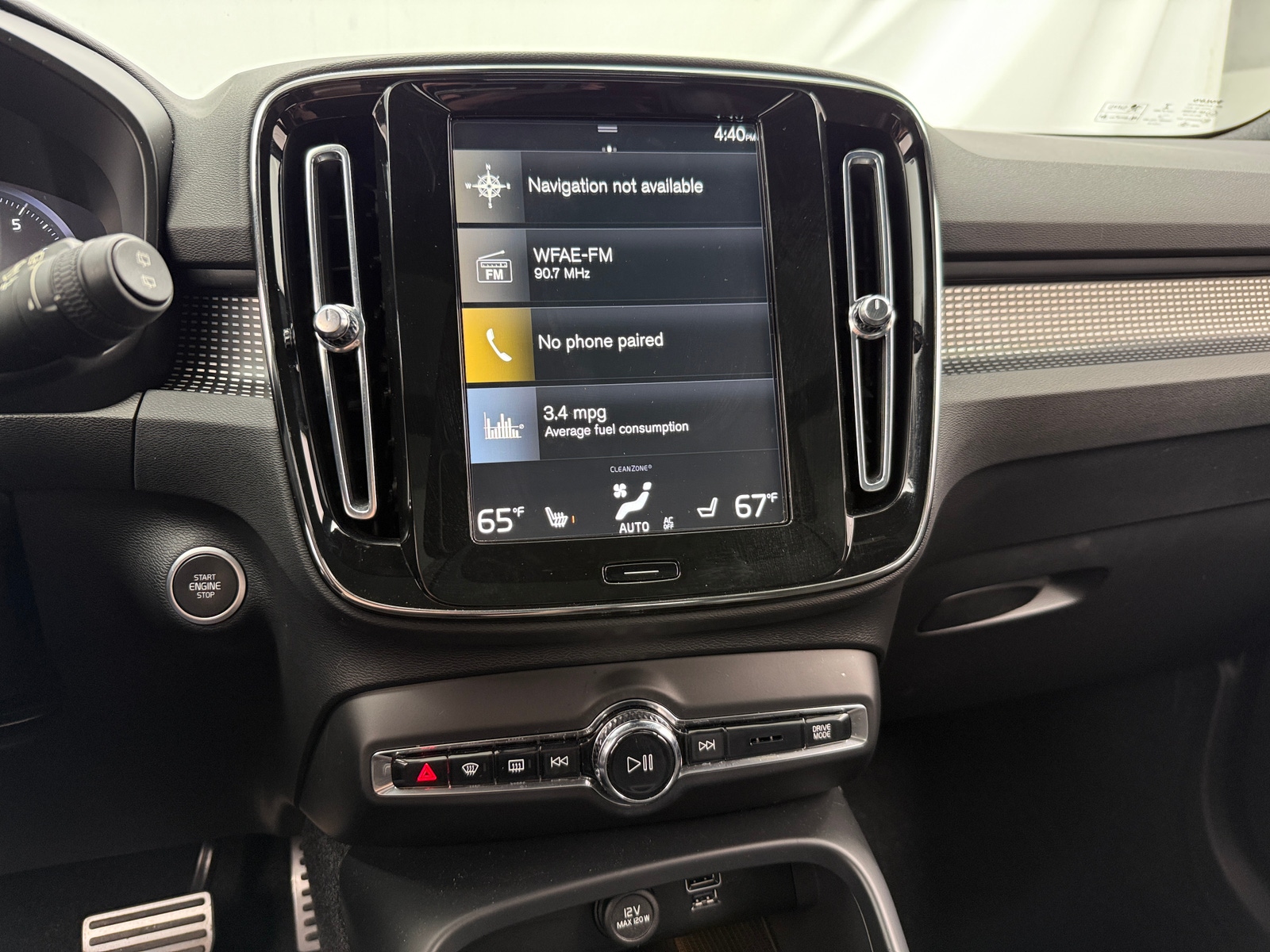 Thumbnail: 2022 Volvo XC40 - 3