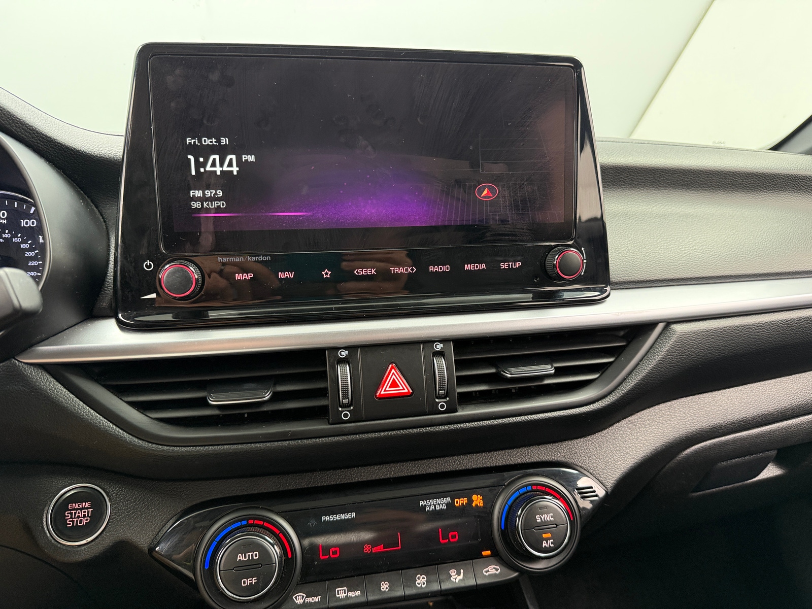 Thumbnail: 2023 Kia Forte - 4