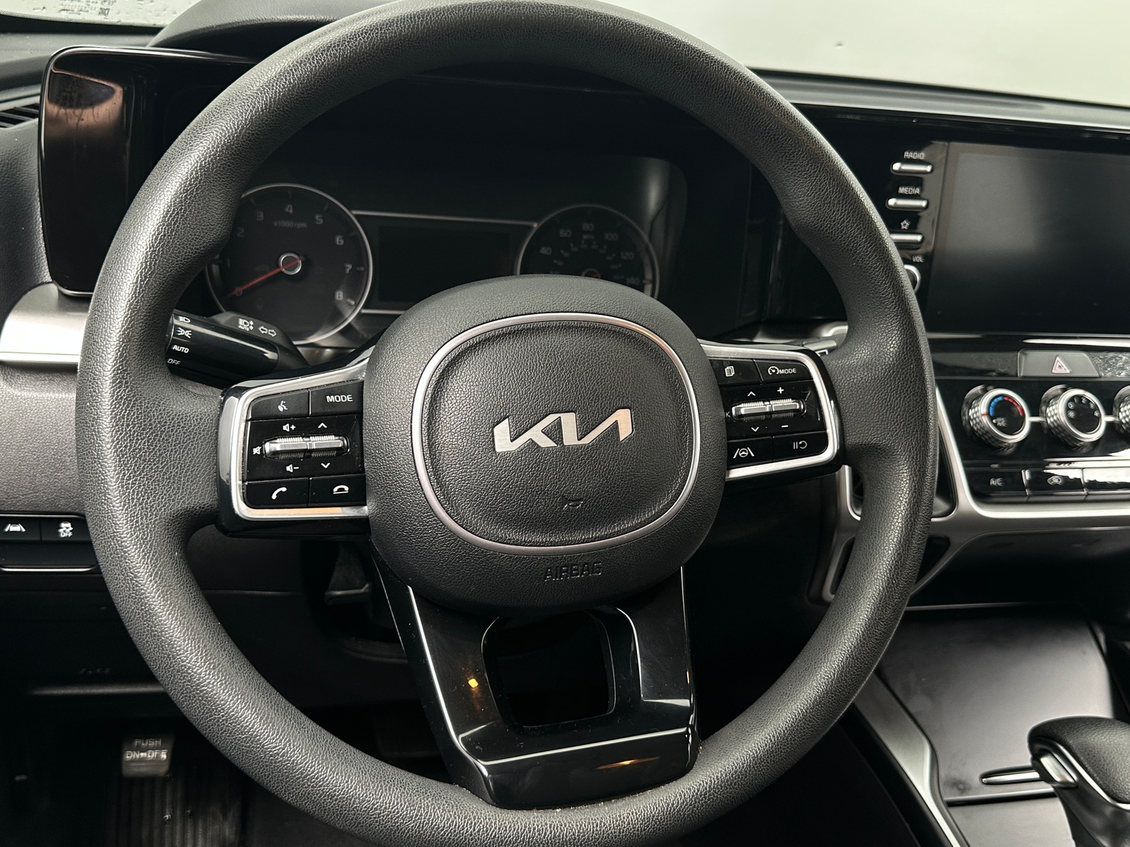 Thumbnail: 2022 Kia Sorento - 5