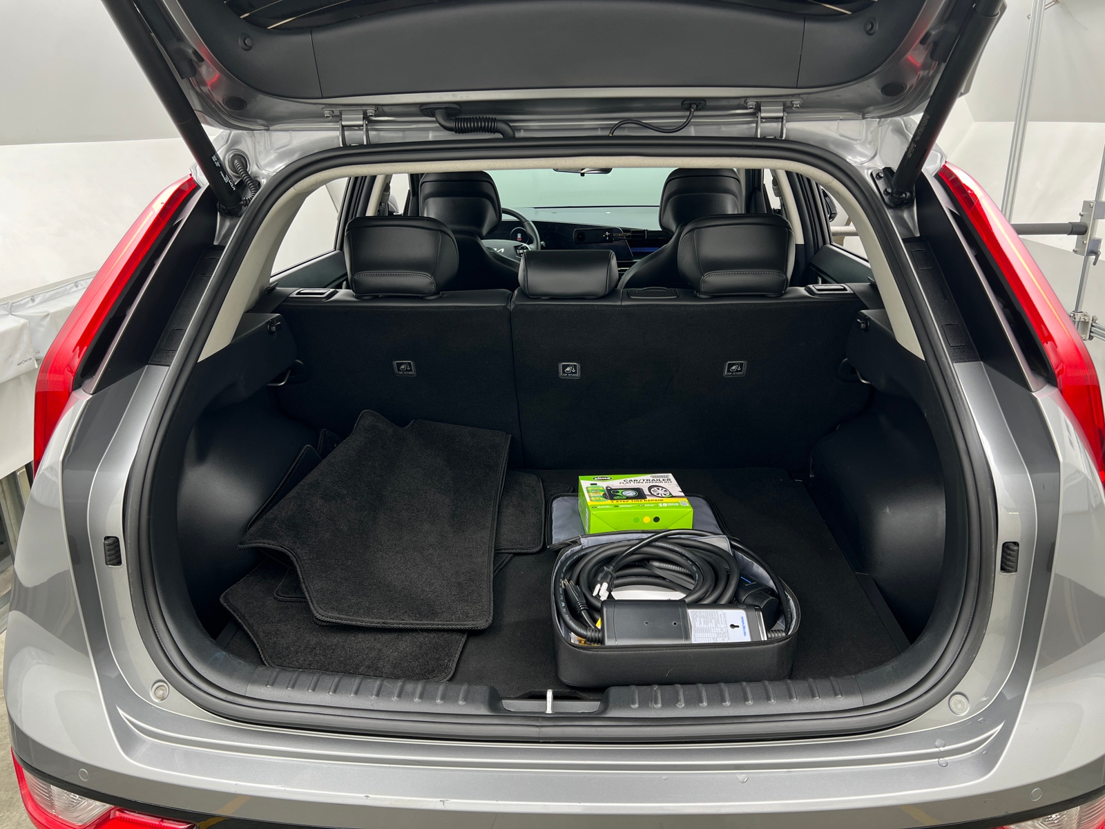 Thumbnail: 2024 Kia Niro - 7