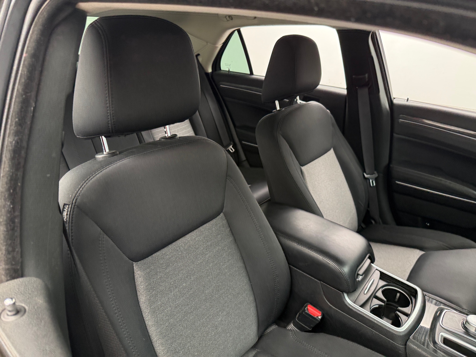 Thumbnail: 2021 Chrysler 300 - 2