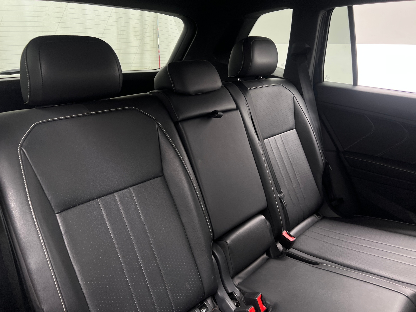 Thumbnail: 2022 Volkswagen Tiguan - 5