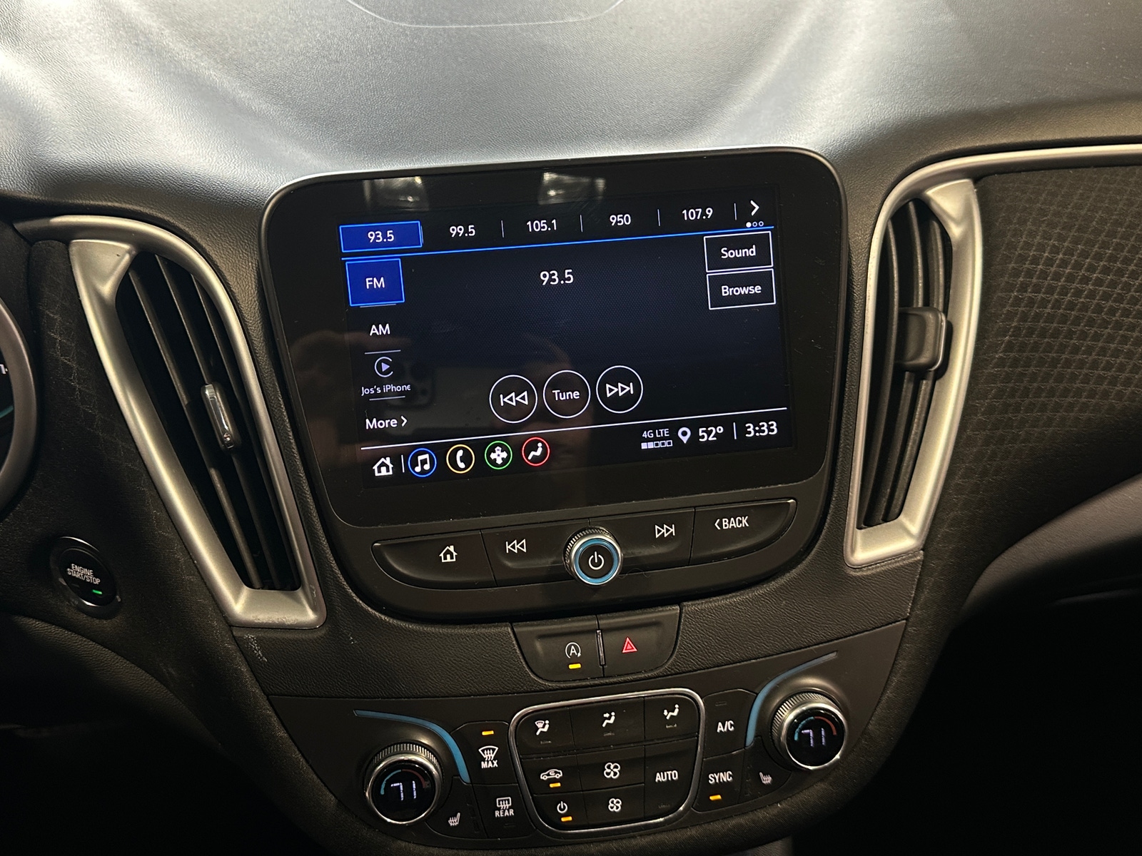 Thumbnail: 2024 Chevrolet Malibu - 4