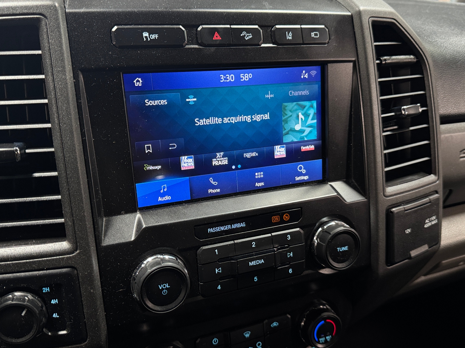 Thumbnail: 2021 Ford Econoline - 3