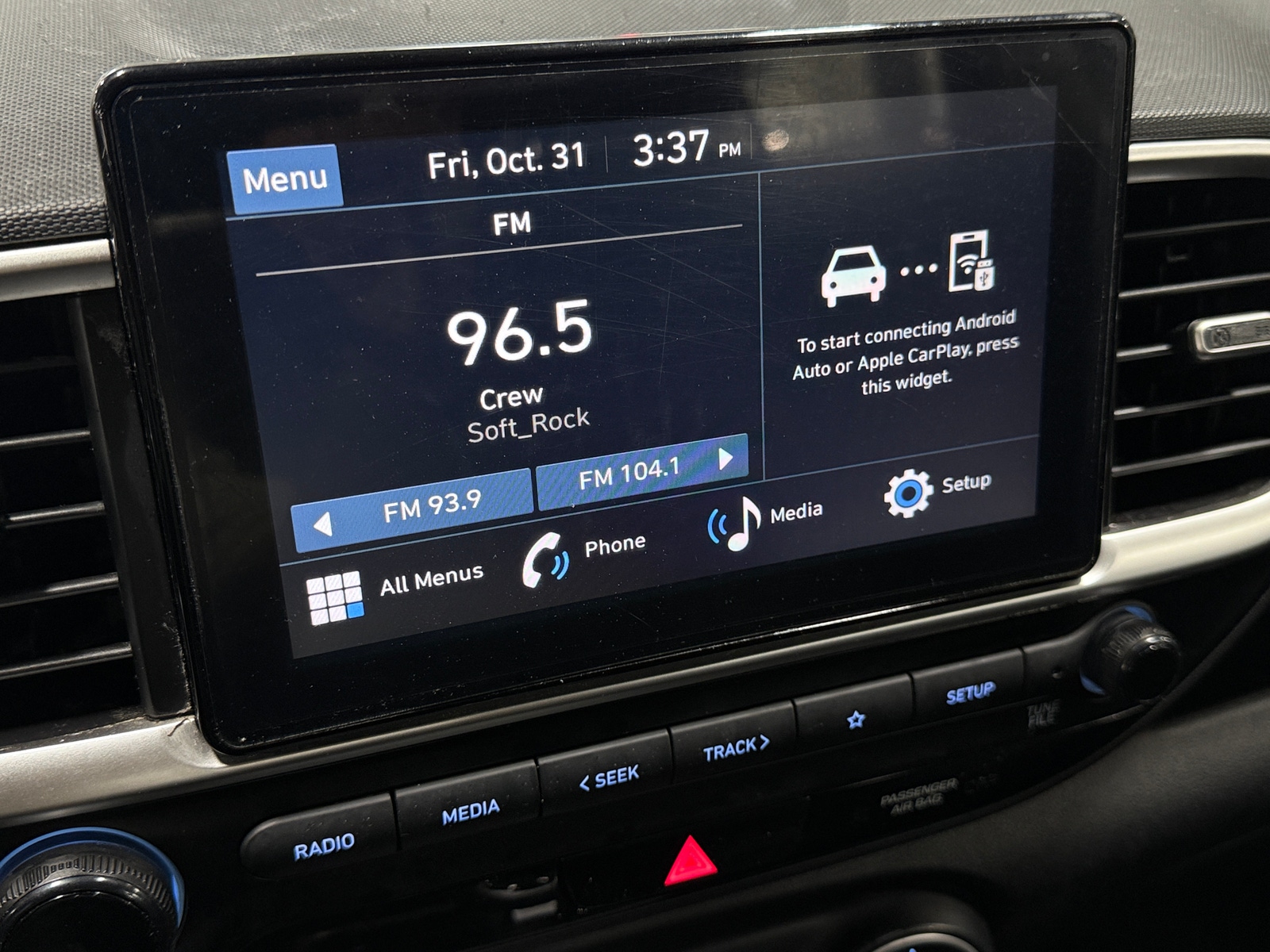 Thumbnail: 2023 Hyundai Venue - 4