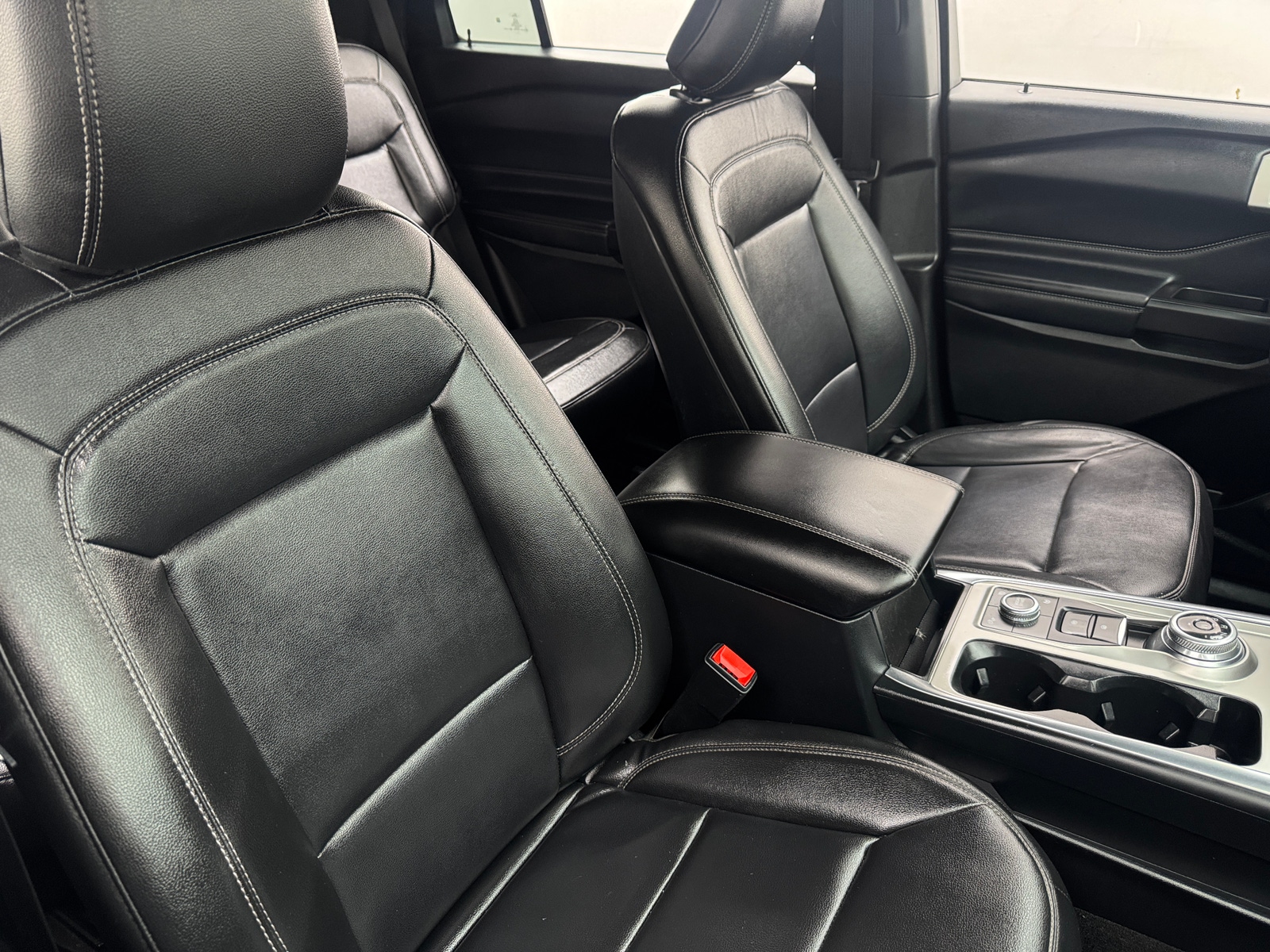 Thumbnail: 2020 Ford Explorer - 2