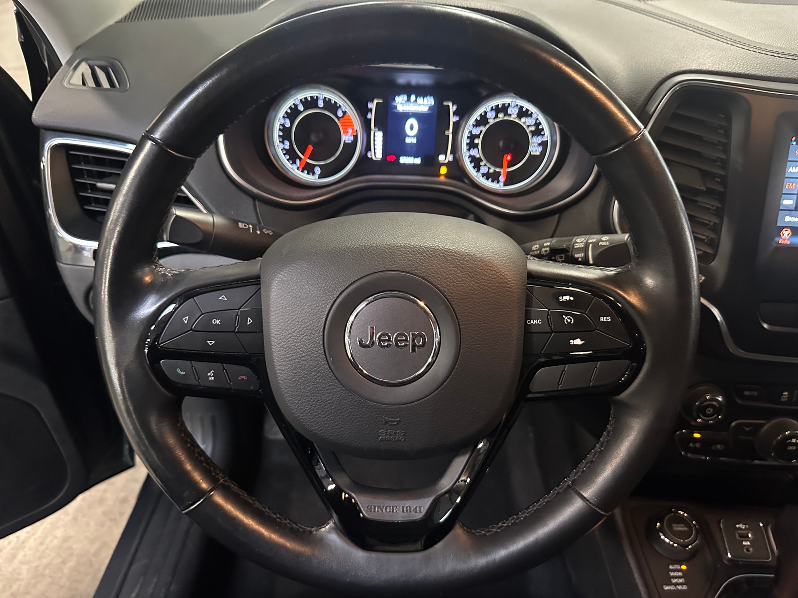 Thumbnail: 2020 Jeep Cherokee - 5