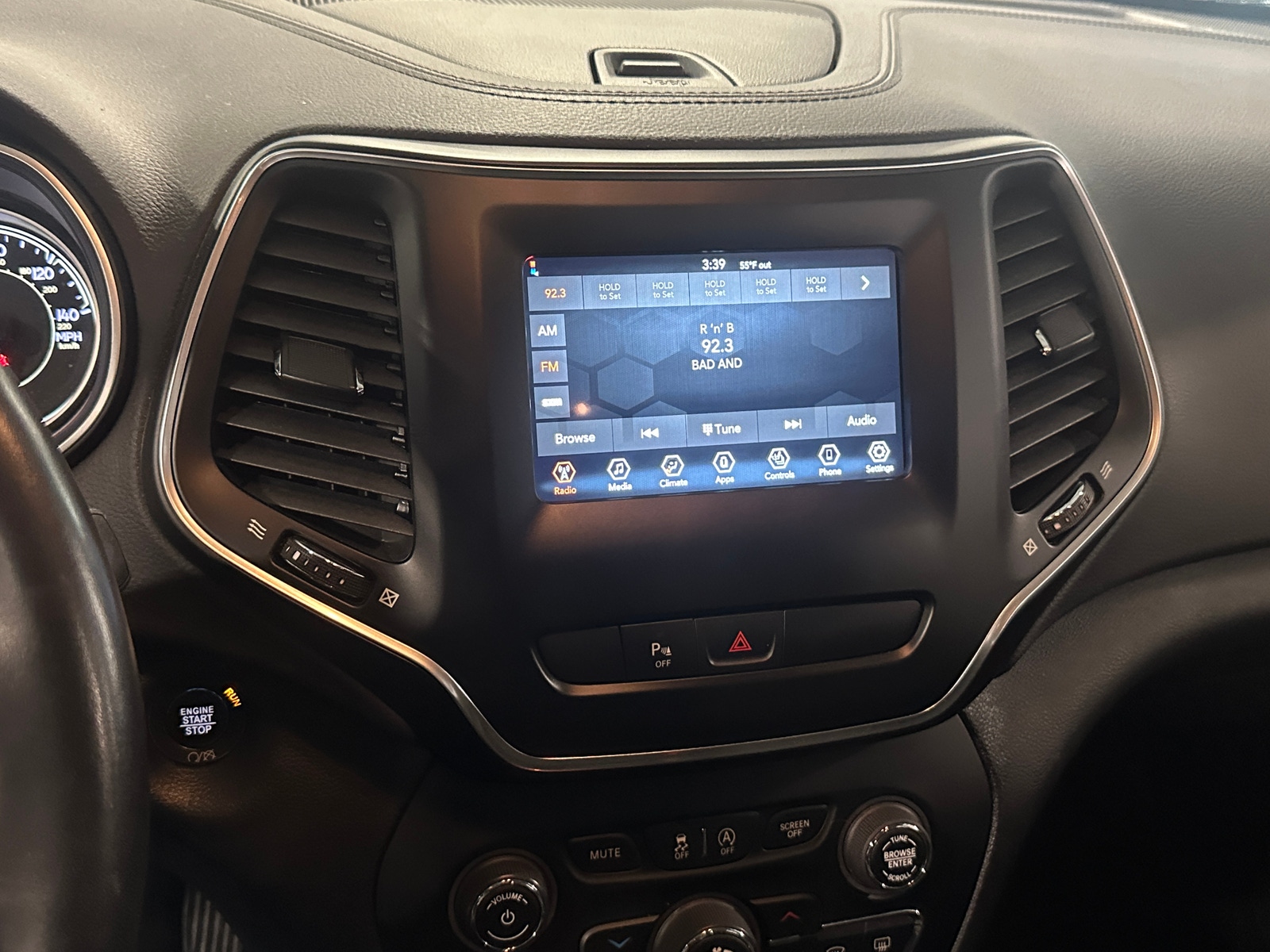 Thumbnail: 2020 Jeep Cherokee - 4