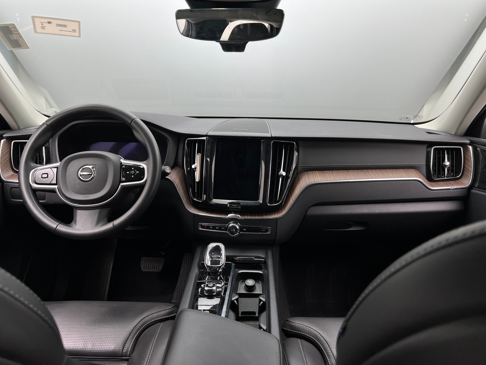 Thumbnail: 2023 Volvo XC60 - 2