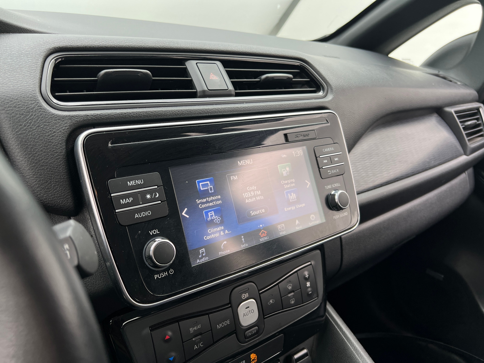 Thumbnail: 2018 Nissan Leaf - 3