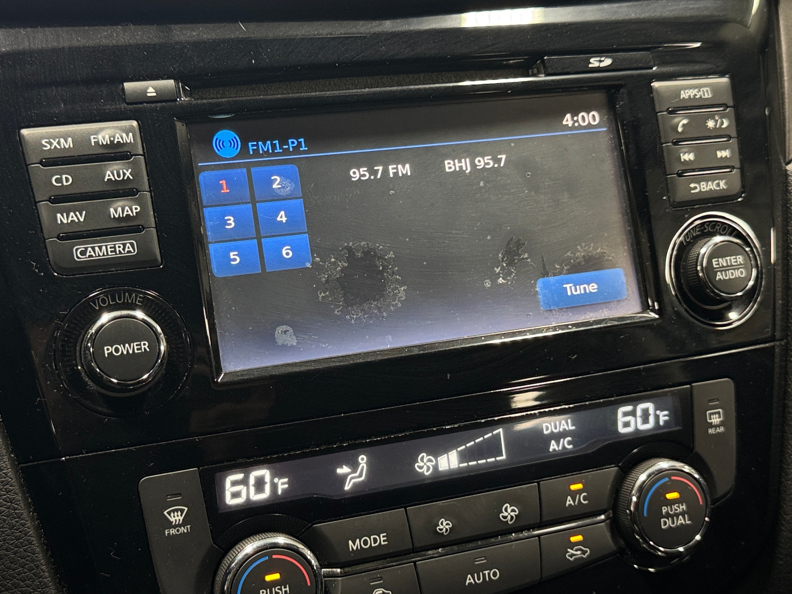 Thumbnail: 2016 Nissan Rogue - 4