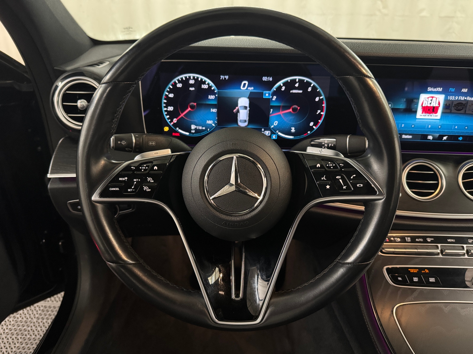 Thumbnail: 2022 Mercedes-Benz E-Class - 4