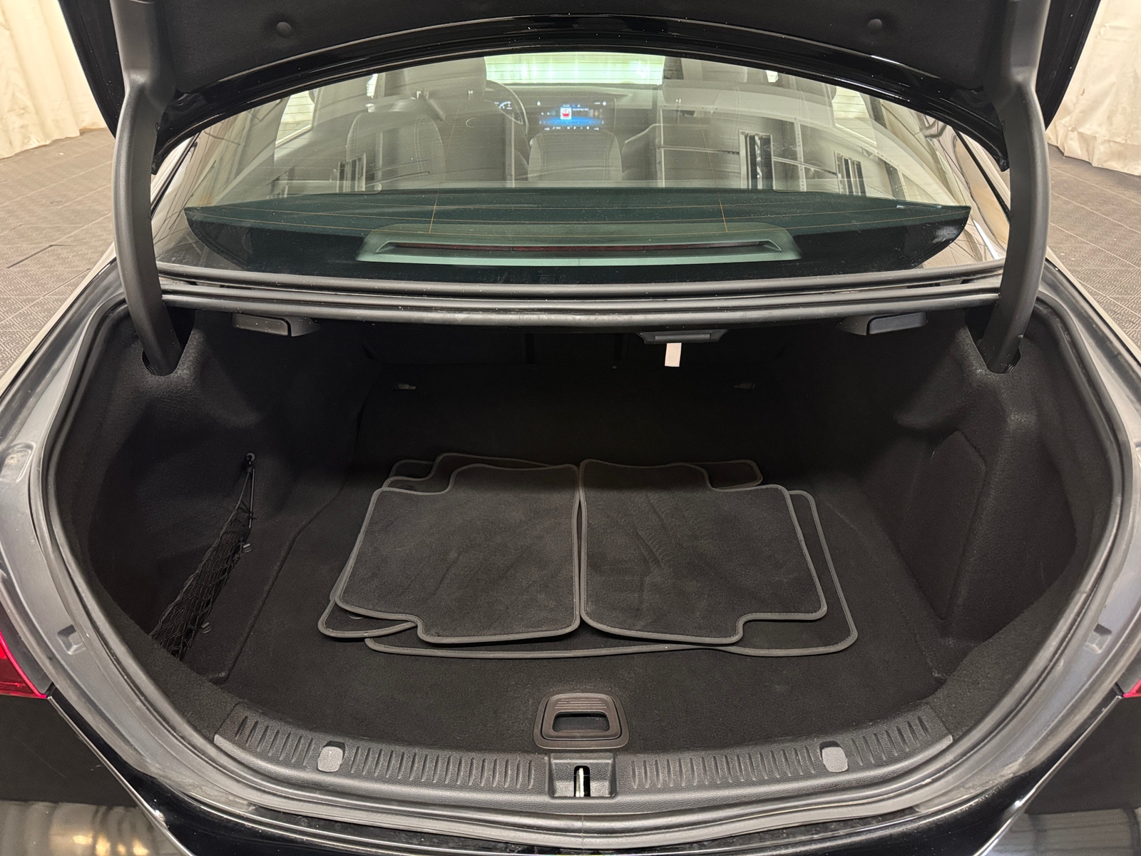 Thumbnail: 2022 Mercedes-Benz E-Class - 6