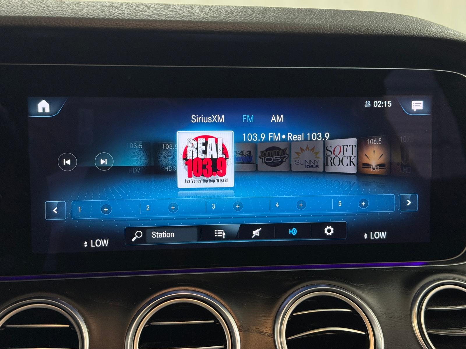 Thumbnail: 2022 Mercedes-Benz E-Class - 3