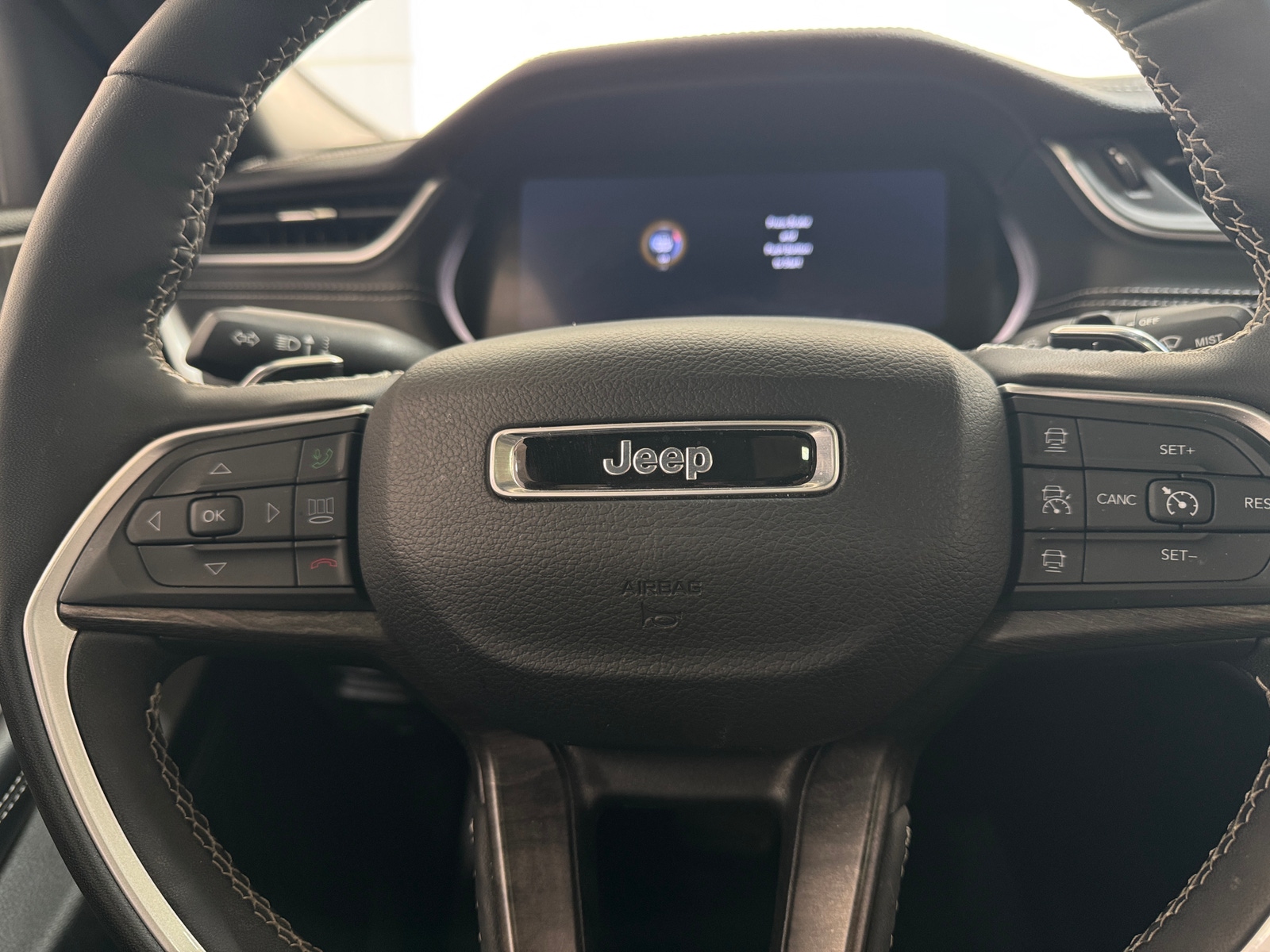 Thumbnail: 2024 Jeep Grand Cherokee L - 4