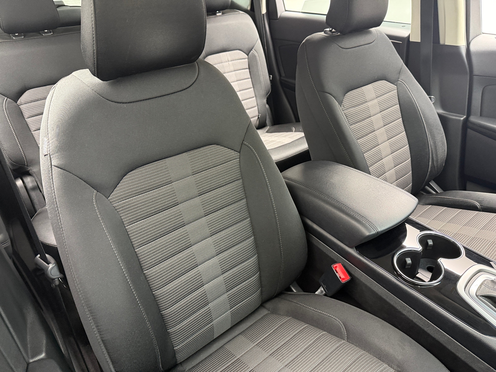 Thumbnail: 2017 Ford Edge - 2